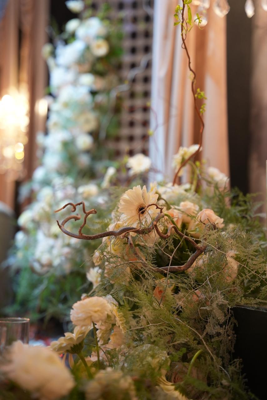 Luxury wedding at Palace Layali in Casablanca — floral installations, candlelight and refined tablescapes, produced by SBAI Events Production