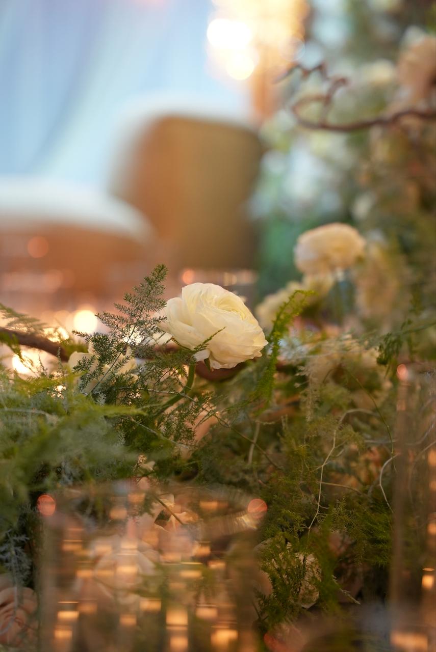 Luxury wedding at Palace Layali in Casablanca — floral installations, candlelight and refined tablescapes, produced by SBAI Events Production