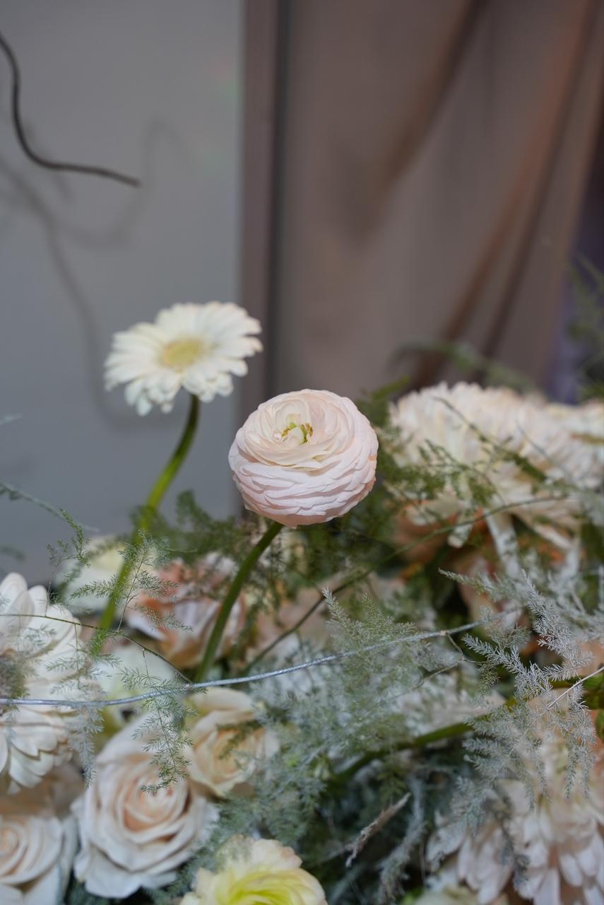 Luxury wedding at Palace Layali in Casablanca — floral installations, candlelight and refined tablescapes, produced by SBAI Events Production