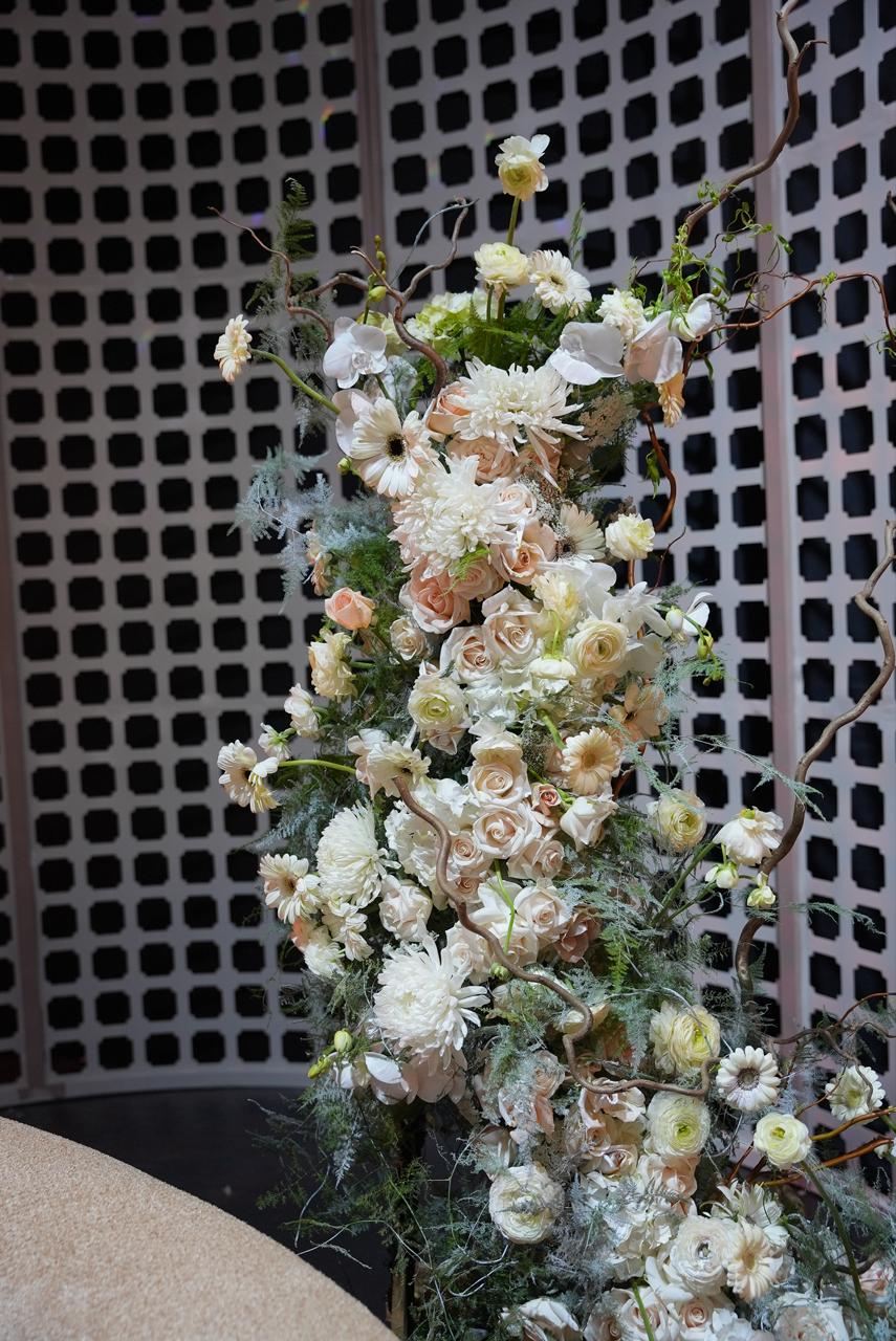 Luxury wedding at Palace Layali in Casablanca — floral installations, candlelight and refined tablescapes, produced by SBAI Events Production